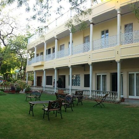 Hotel Jai Niwas Jaipur Exteriör bild