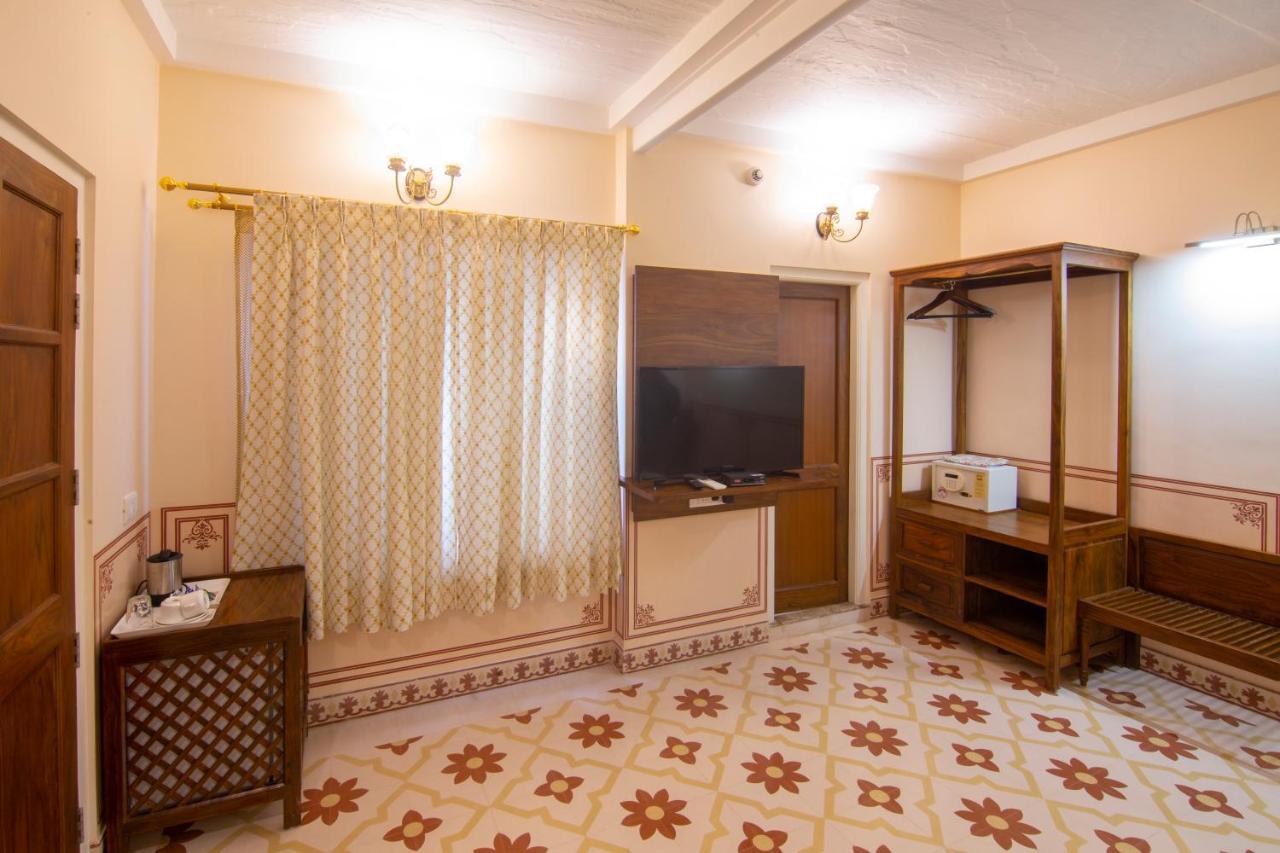 Hotel Jai Niwas Jaipur Exteriör bild