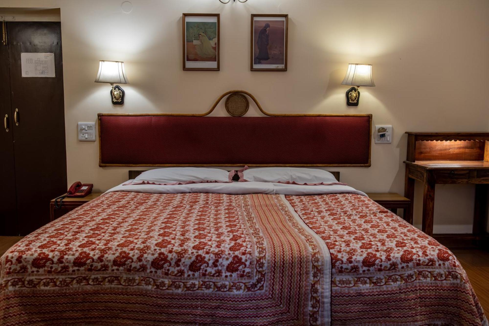 Hotel Jai Niwas Jaipur Exteriör bild